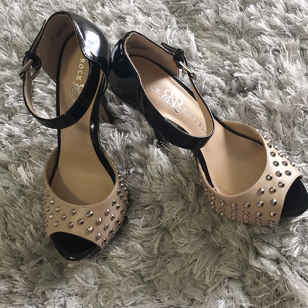 Sz 6 Rock & Republic Kurttan platform heel